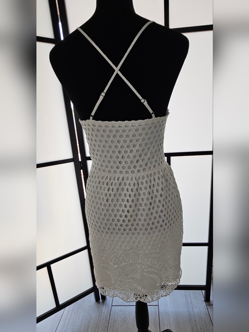 Abercrombie & Fitch White Eyelet Mini Dress Sz S - Picture 6 of 16